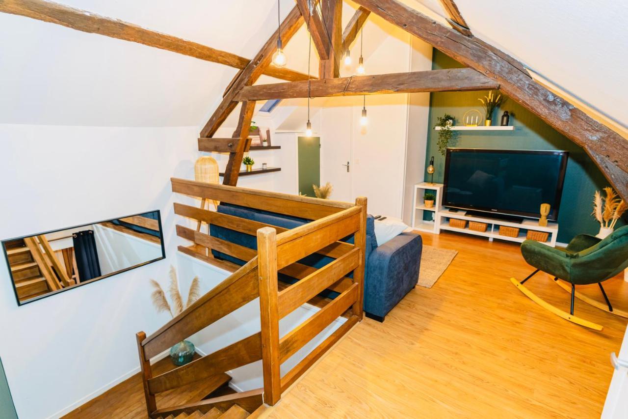 Nid Douillet La Cour Du Dauphin, Vue Cathedrale Imprenable Apartment Laon Bagian luar foto